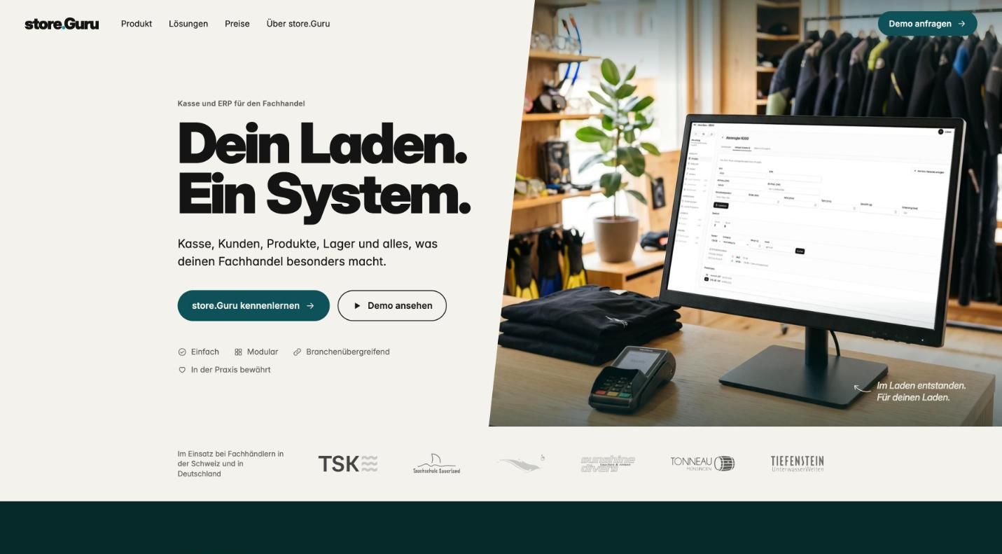 Die Startseite von store.guru mit dem Titel «Dein Laden. Ein System.» und einem Kassenbildschirm auf der Theke eines Fachgeschäfts